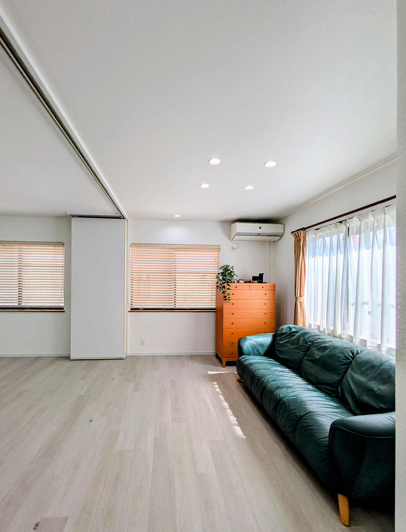 「収納を増やして統一感のある空間リフォーム」C様邸