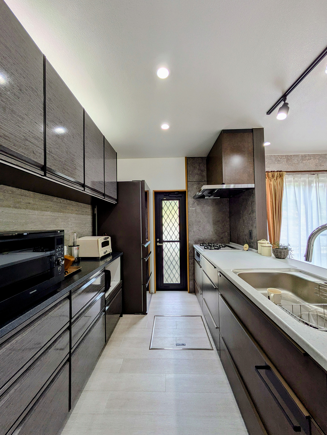 「収納を増やして統一感のある空間リフォーム」C様邸