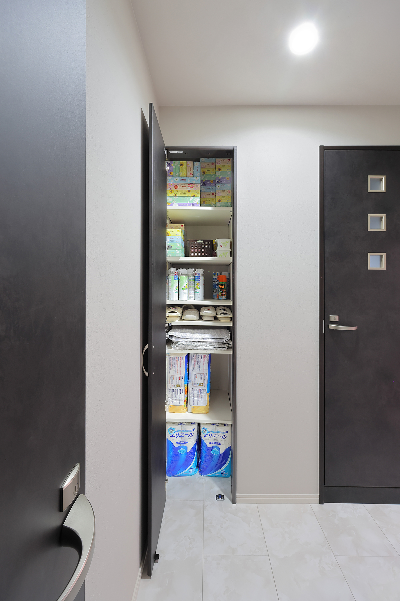 「明るく繋がりを感じながらホテルライクな空間に」F様邸