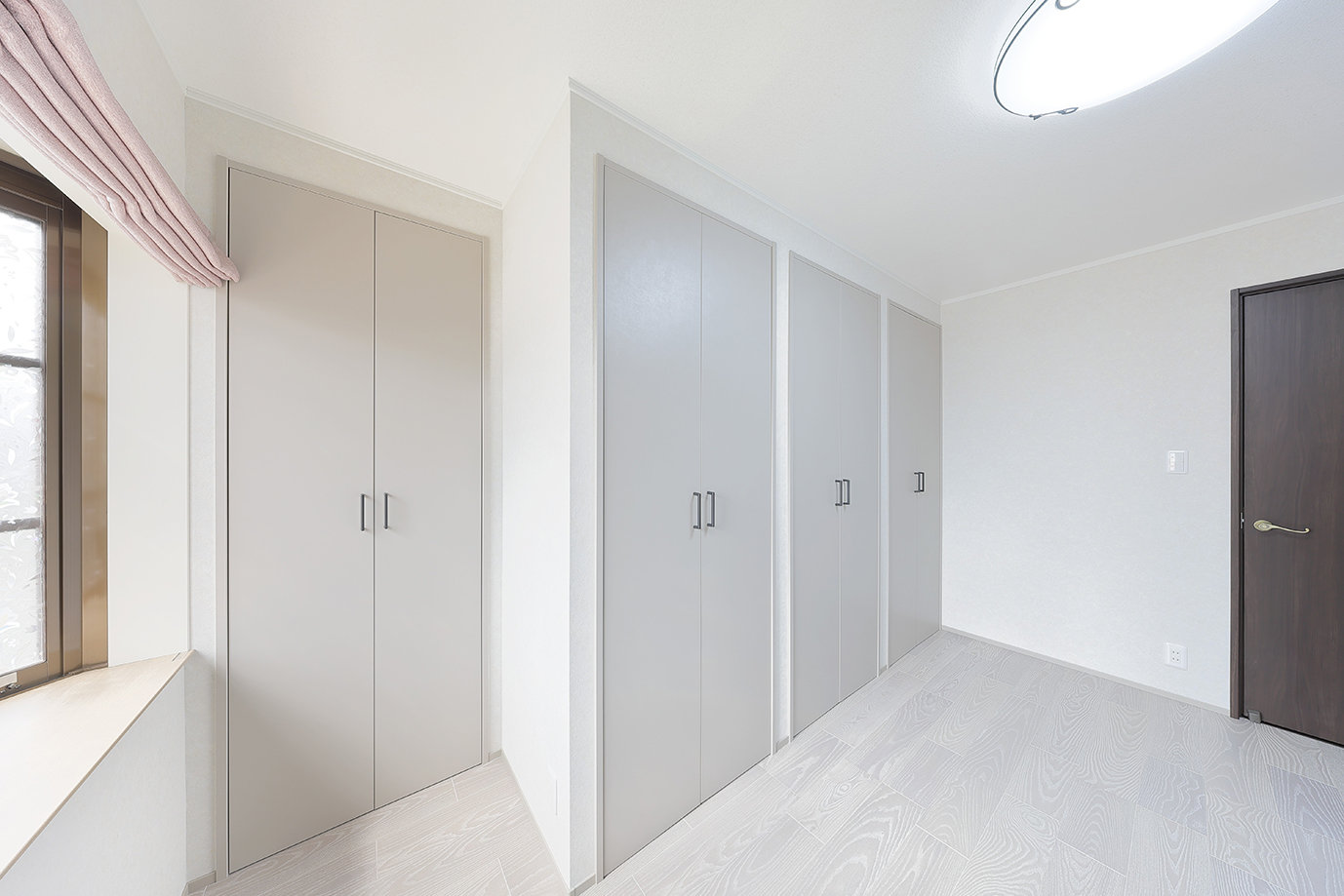 「明るく繋がりを感じながらホテルライクな空間に」F様邸