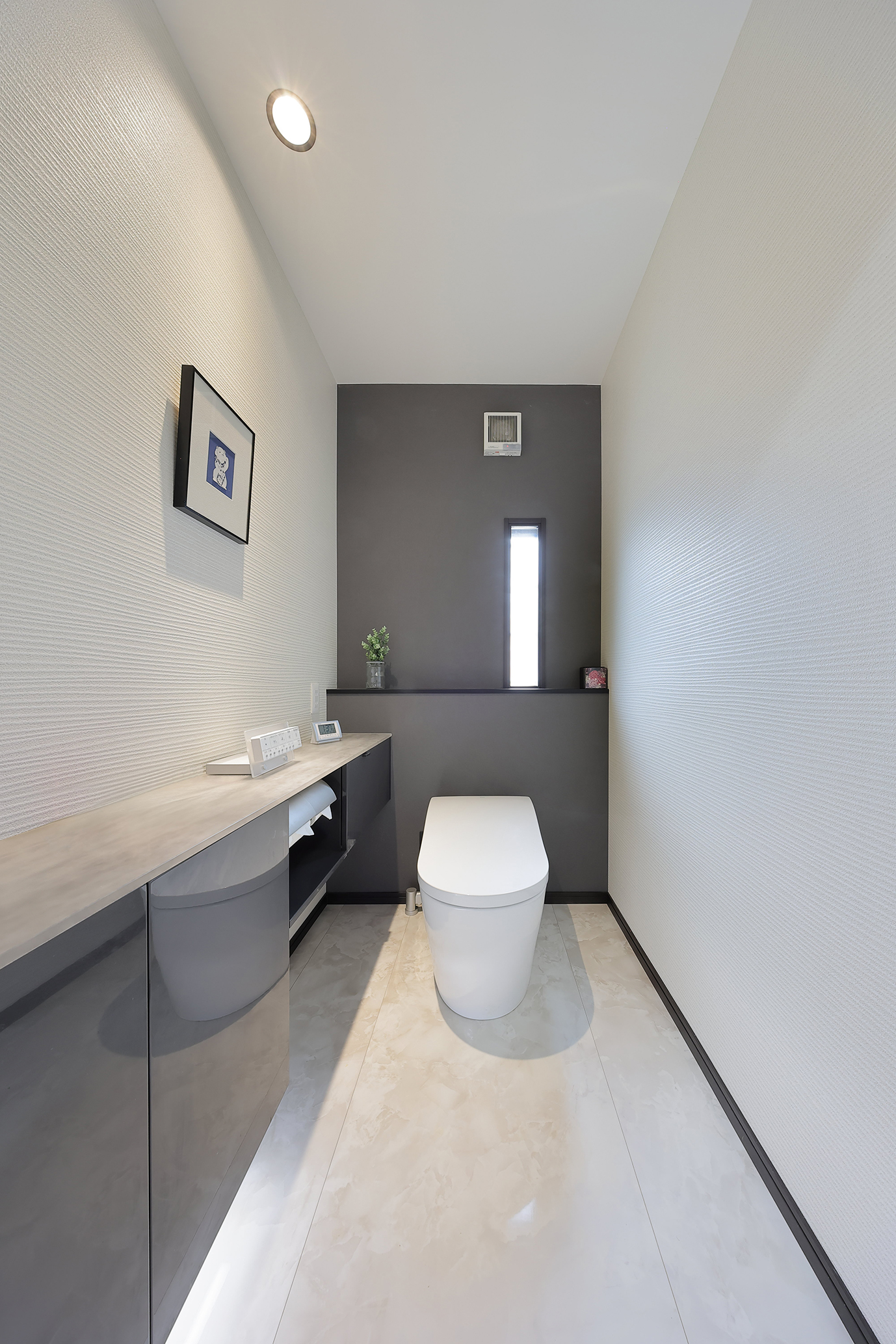 「明るく繋がりを感じながらホテルライクな空間に」F様邸