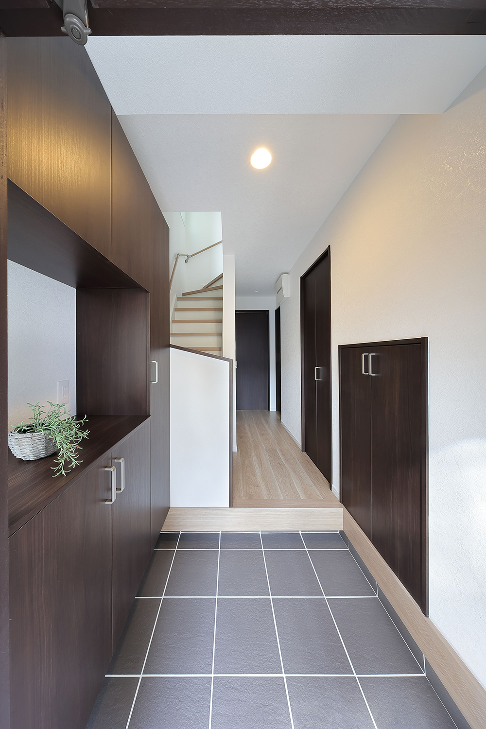 「古い設備を一新し、快適な居住空間に」K様邸